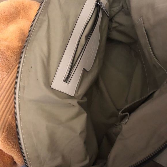 Extra large Italian made soft leather tote bag - Picture 4 of 6